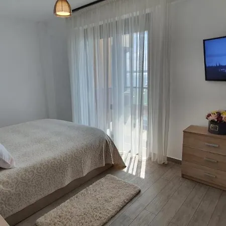 Magic Boutique Sophia 2,3 Pool *