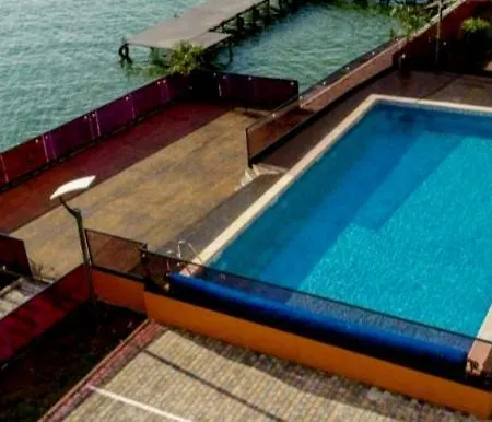 Magic Boutique Sophia 2,3 Pool *